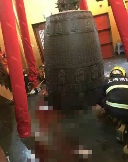 上海静安寺大钟坠落 一女子被砸伤送医是怎么回事?